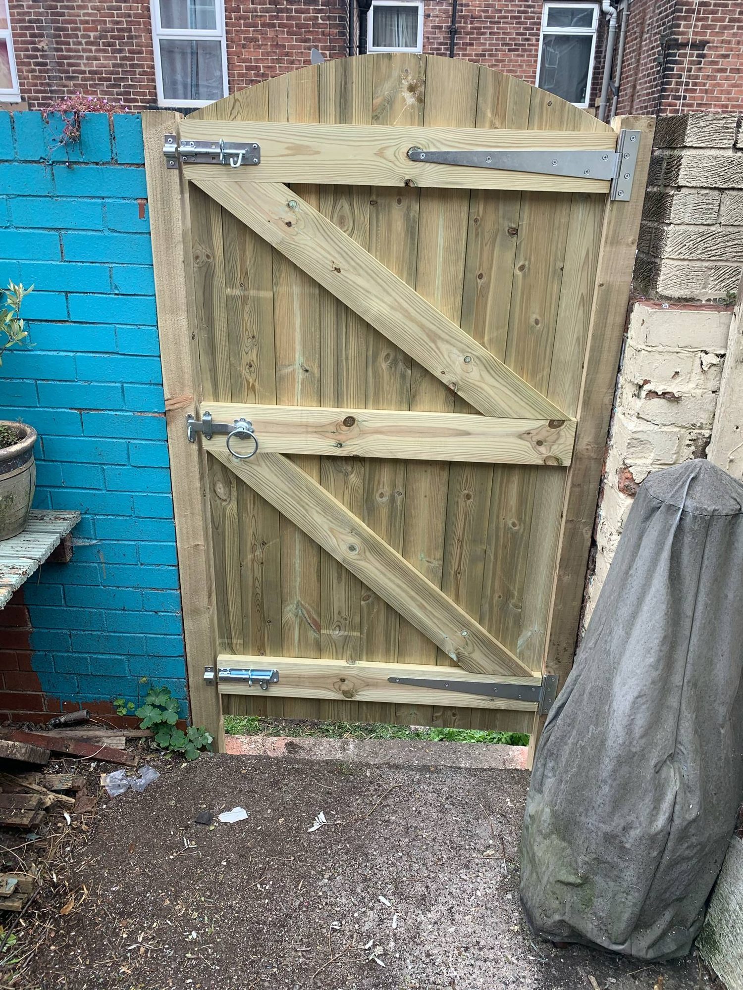 Garden gate by Roebuck Gardening and Property Services